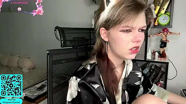Snapshot of MadalynNosel chatting on 05.29.26 MadalynNosel online show from 05.29.26