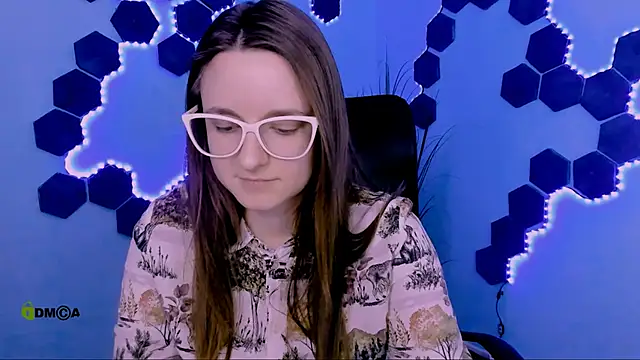 Snapshot of mary_is_cool chatting on 04.06.26 mary is cool online show from 04.06.26