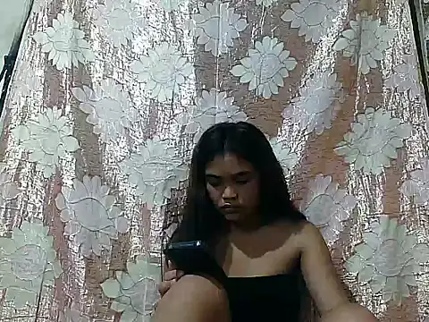Snapshot of AsianPinay18 chatting on 04.04.26 AsianPinay18 online show from 04.04.26
