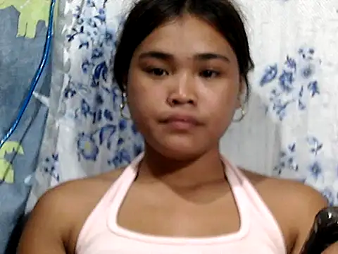 Snapshot of AsianPinay18 chatting on 04.08.26 AsianPinay18 online show from 04.08.26