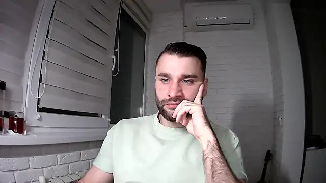 Snapshot of DaddySlava chatting on 04.02.26 DaddySlava online show from 04.02.26