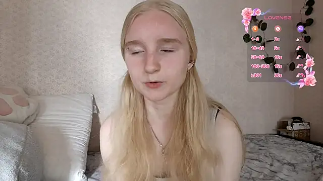 Snapshot of ForwentSeat chatting on 05.28.26 ForwentSeat online show from 05.28.26