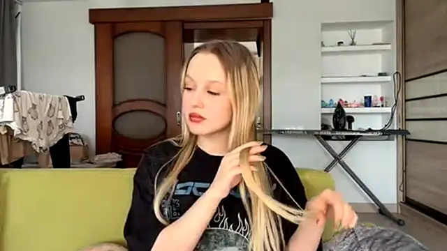 ElvieTribou online show from 04.13.26