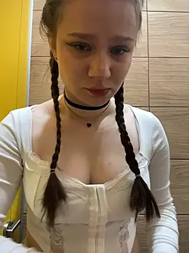 LilMisa online show from 04.04.26