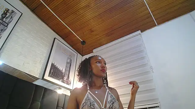 Leomi  online show from 04.11.26