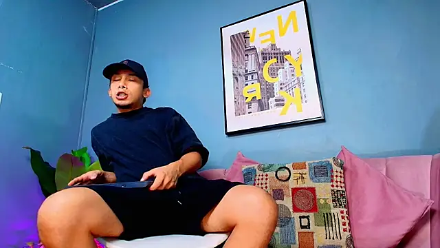 Snapshot of enzo_soto chatting on 04.14.26 enzo soto online show from 04.14.26