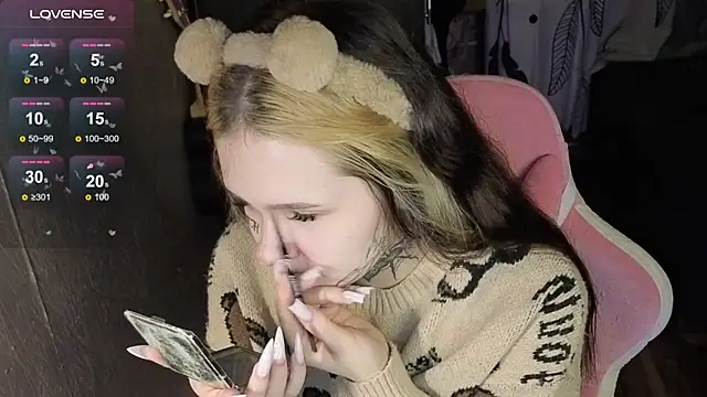 Liaa Lii online show from 04.15.26