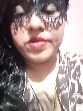 Maskedcurves online show from 04.09.26