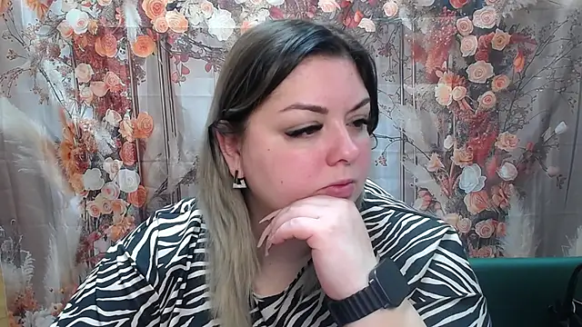 Snapshot of AdelinaMaster chatting on 05.06.26 AdelinaMaster online show from 05.06.26