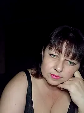 Snapshot of AuroKaria chatting on 04.15.26 AuroKaria online show from 04.15.26