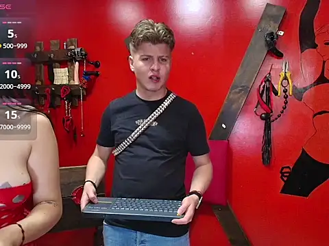 Snapshot of Justiin_and_brianna_BDSM chatting on 04.06.26 Justiin and brianna BDSM online show from 04.06.26