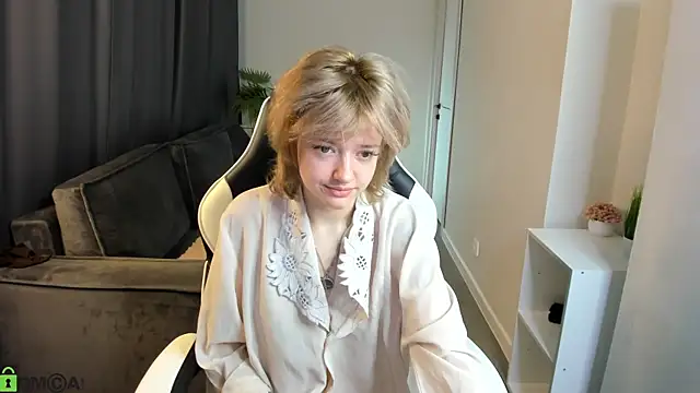 LunaaBee online show from 06.20.26