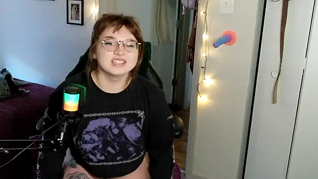 quinniecat online show from 04.08.26