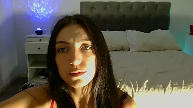 Snapshot of petitebelu chatting on 05.04.26 petitebelu online show from 05.04.26
