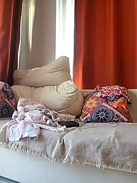 DoggyJasmine online show from 05.05.26