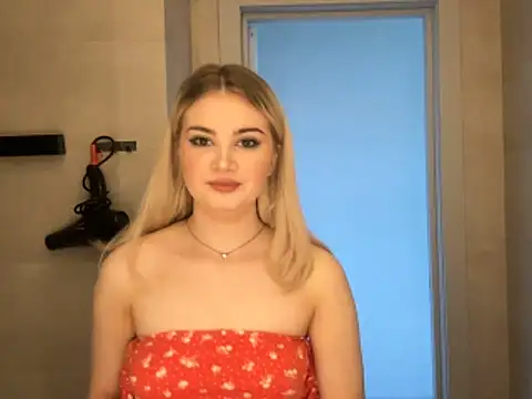 Snapshot of kirtova_ chatting on 05.25.26 kirtova online show from 05.25.26