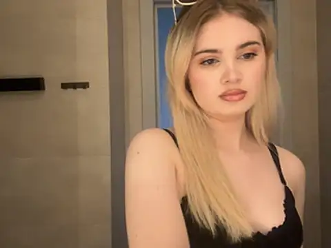 Snapshot of kirtova_ chatting on 06.20.26 kirtova online show from 06.20.26