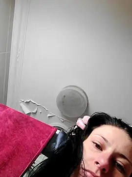 Snapshot of Hildaqii chatting on 07.14.26 Hildaqii online show from 07.14.26