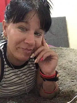 Laacoluu online show from 04.05.26