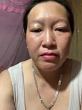Snapshot of candy-beo chatting on 04.18.26 candy-beo online show from 04.18.26