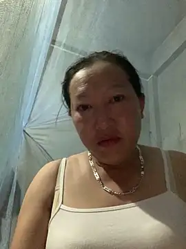 Snapshot of candy-beo chatting on 05.17.26 candy-beo online show from 05.17.26