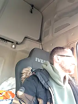 Snapshot of jozsi1995 chatting on 04.07.26 jozsi1995 online show from 04.07.26