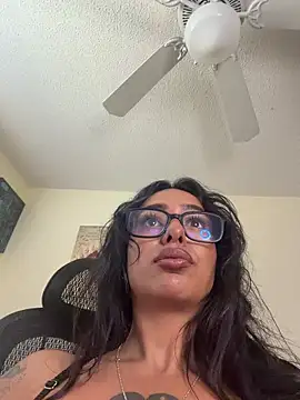 Controllercutie online show from 04.07.26