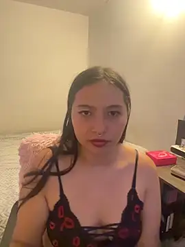 Snapshot of Kiim_2026 chatting on 04.06.26 Kiim 2026 online show from 04.06.26