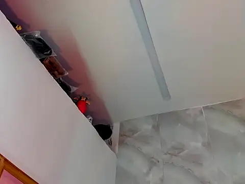 EllyBloom online show from 04.12.26