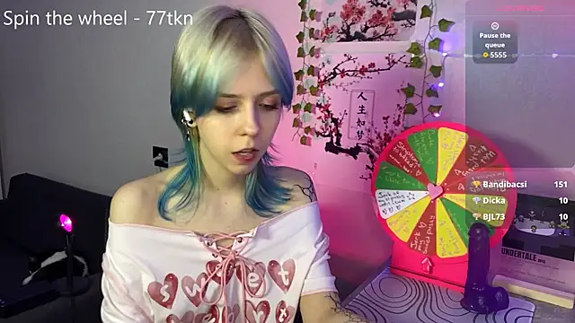 Snapshot of LunaBless chatting on 06.01.26 LunaBless online show from 06.01.26