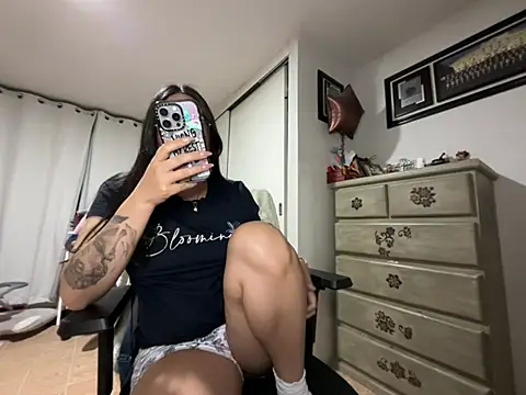 Snapshot of vampiralatina chatting on 05.24.26 vampiralatina online show from 05.24.26