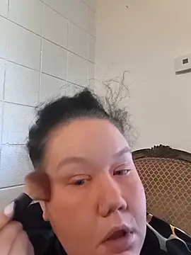 Snapshot of hisalphaqueen27 chatting on 04.08.26 hisalphaqueen27 online show from 04.08.26