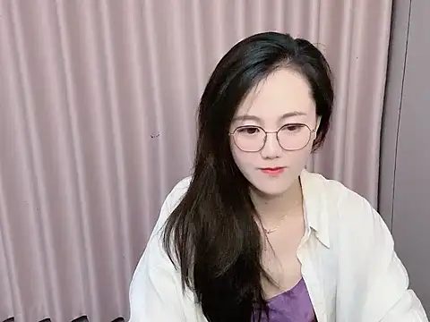 Snapshot of G0080 chatting on 05.16.26 G0080 online show from 05.16.26