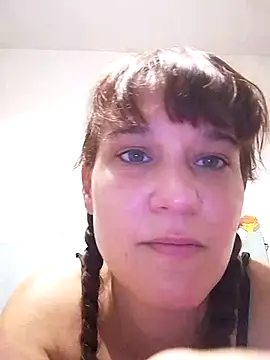 Snapshot of Maggie38 chatting on 06.25.26 Maggie38 online show from 06.25.26