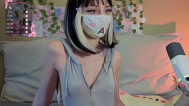 LunaNyanmi online show from 05.31.26