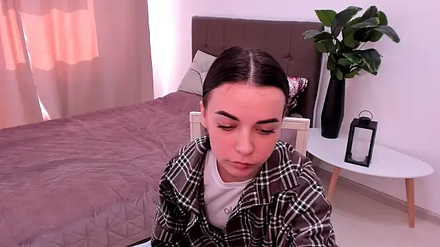 Snapshot of Little_Ami_ chatting on 04.15.26 Little Ami online show from 04.15.26