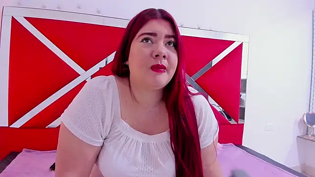 Snapshot of taara_lyn chatting on 04.07.26 taara lyn online show from 04.07.26