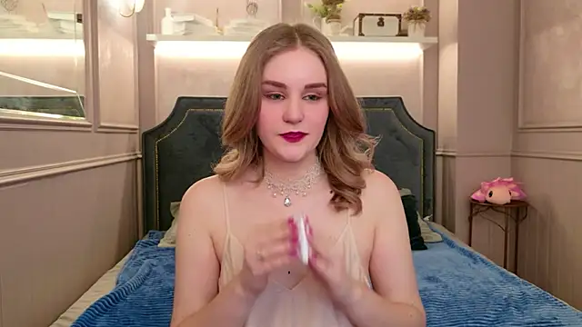 Snapshot of Molly_Voses chatting on 05.08.26 Molly Voses online show from 05.08.26