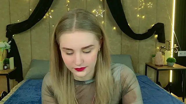 Snapshot of Molly_Voses chatting on 05.16.26 Molly Voses online show from 05.16.26