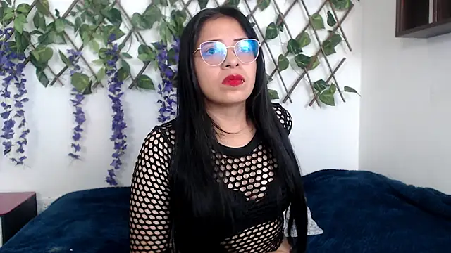 Snapshot of katiagp chatting on 04.11.26 katiagp online show from 04.11.26