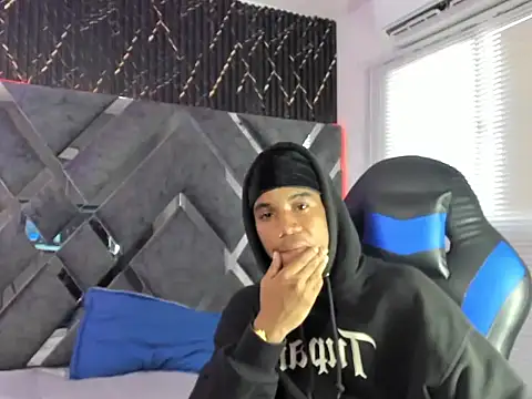 axel silva4 online show from 05.17.26