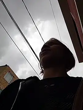 Mia 0-4 online show from 06.08.26