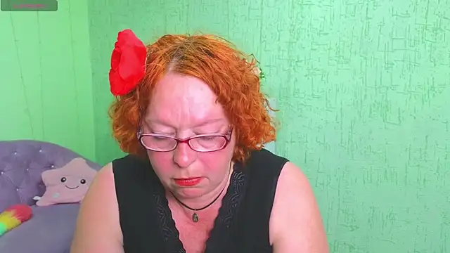 Snapshot of Fara_Flutte chatting on 06.11.26 Fara Flutte online show from 06.11.26