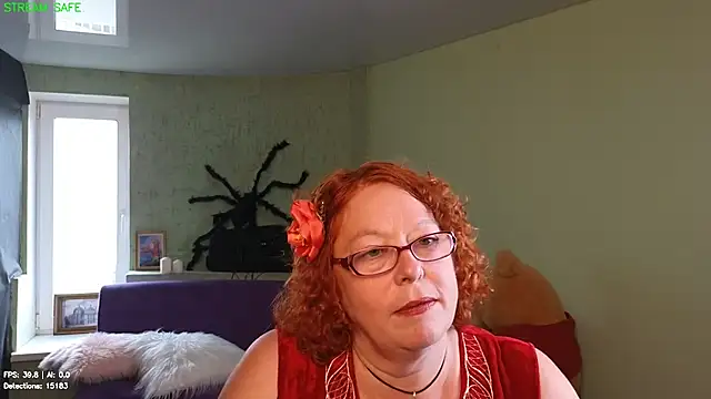 Snapshot of Fara_Flutte chatting on 07.18.26 Fara Flutte online show from 07.18.26