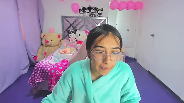 Snapshot of valery_taylor_1 chatting on 06.27.26 valery taylor 1 online show from 06.27.26