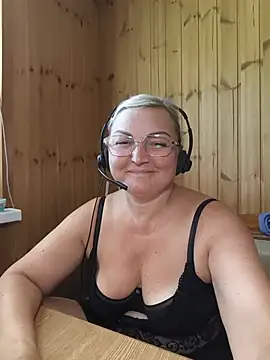 White-Chocolatte online show from 06.22.26