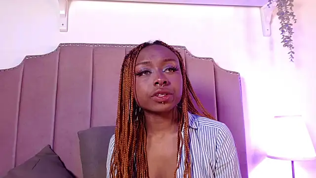 Snapshot of Midnigth_bluee chatting on 04.11.26 Midnigth bluee online show from 04.11.26