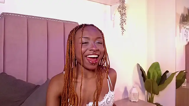 Snapshot of Midnigth_bluee chatting on 04.15.26 Midnigth bluee online show from 04.15.26