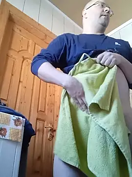 Snapshot of Luceriusbigass chatting on 02.23.25 Luceriusbigass online show from 02.23.25