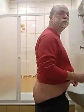 Snapshot of Luceriusbigass chatting on 03.08.25 Luceriusbigass online show from 03.08.25